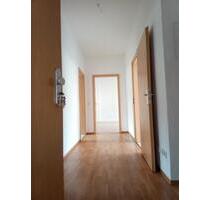 Helle 3-Raum-Wohnung im Mehrfamilienhaus - Stollberg (Erzgebirge)