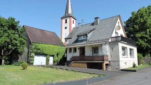 Foto - Einfamilienhaus mit Stall, Scheune und großem Garten