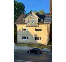 Attraktive 5 Zi DG Wohnung - Gartenan., EBK, Teilmöbliert,Garage - Neustadt bei Coburg