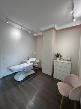 Foto - UNTERMIETE Behandlungsraums in KOSMETIKSTUDIO voll ausgestatteten