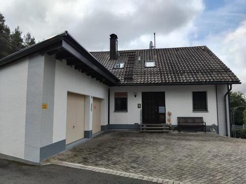 Foto - Mehrfamilienhaus, großes Grundstück, vielseitige Nutzoptionen