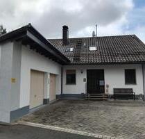 Mehrfamilienhaus, großes Grundstück, vielseitige Nutzoptionen - Kemnath
