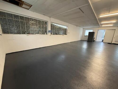 Foto - 110qm Halle zu vermieten - 1.000,00&nbsp;EUR Kaltmiete, ca.&nbsp; 110,00&nbsp;m&sup2;