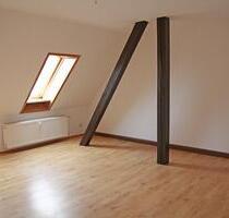 Schicke Dachgeschoss Wohnung (2-Raum-Wohnung mit 63m²) - Zeitz