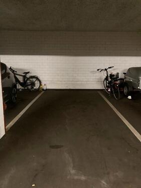 Foto - Sehr großer Garagenstellplatz für Motorrad – Ehrenfeld 50823