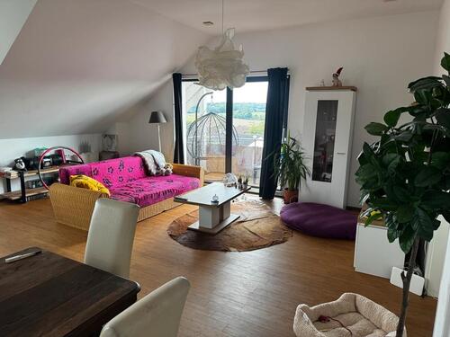 Foto - Helle 3 Zimmer Wohnung 87 qmmit EBK und Balkon, Garage und Aufzug