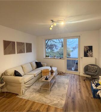 Foto - Frisch renovierte, möblierte 2-Zimmer-Wohnung mit 2 Balkonen