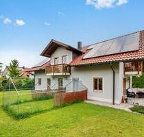 3-Zimmer-EG-Wohnung mit 500 m² Garten – zentral & ruhig in Winzer