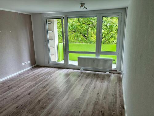 Foto - helle 2-Zimmer-Wohnung mit Balkon und EBK, 2. OG, Stellplatz