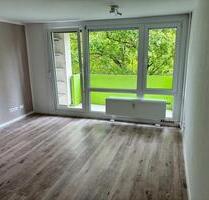 helle 2-Zimmer-Wohnung mit Balkon und EBK, 2. OG, Stellplatz - Waiblingen