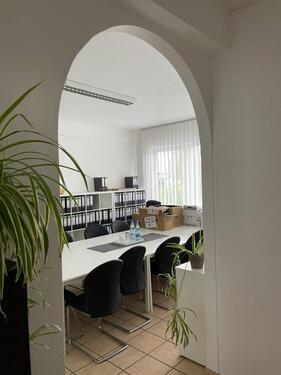 Foto - Großzügige Büro- Praxisfläche in zentraler Lage