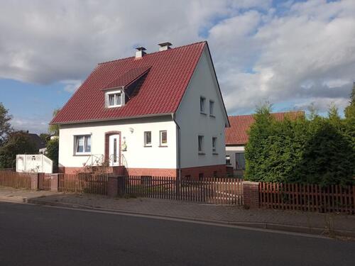 Foto - Einfamilienhaus in guter Lage - 285.000,00 EUR Kaufpreis,