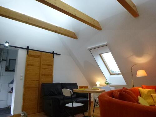 Foto - Ein Zimmer Viel Holz Wohnung - 570,00 EUR Kaltmiete,