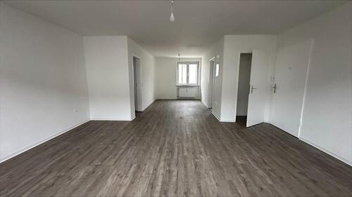 Foto - EG 3 Zimmer ab sofort (frisch saniert)