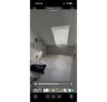 4-Zimmer-Dachgeschosswohnung – neu ausgebaut – zentrale Lage - Hildesheim Himmelsthür