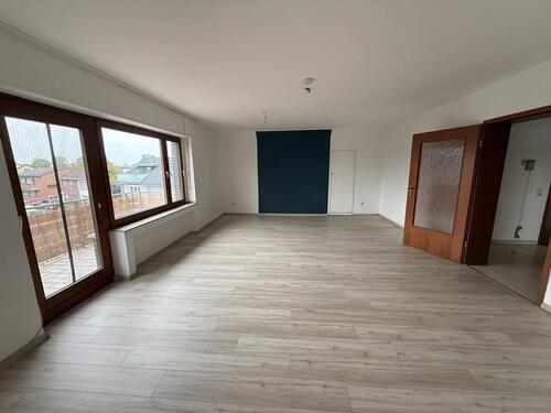 Foto - Großzügige 3-Zimmer-Wohnung mit Balkon im Herzen von Neukirchen