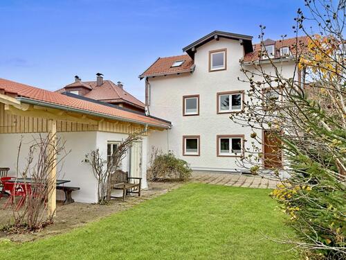 Foto - Frisch saniertes Stadthaus mit Garten, zentral in Traunstein