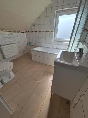 Foto - Helle 3-Zi.-DG-Wohnung mit eigenem Gartenanteil