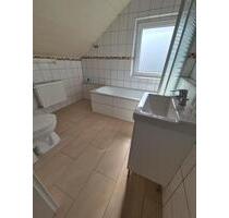 Helle 3-Zi.-DG-Wohnung mit eigenem Gartenanteil - Hohenlockstedt