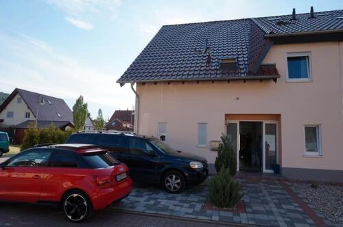 Foto - Gepflegte Doppelhaushälfte 5 ZKB, ca. 227m² WFL, in verkehrsberu
