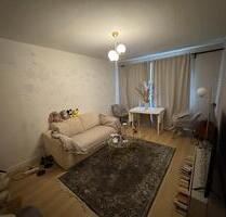 UNTERMIETERIN für Zwischenmiete im Altstadt kölnSüd