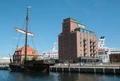 Foto - 15% sparen: 3-Zi. Luxus-App. mit Meerblick, Balkon u. Sauna