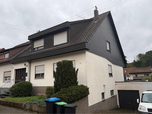 Foto - Haus mit Garten, Balkon, Loggia
