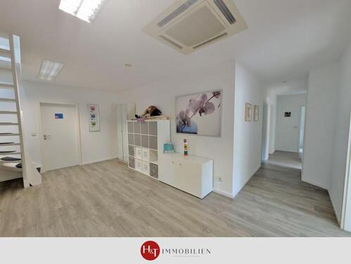 Foto - Großzügige Büroetage in zentraler Lage!