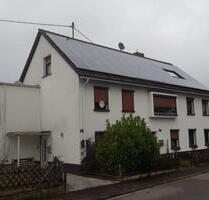 Mehrfamilienhaus mit separatem Bungalow, Garagen und PV Anlage - Saarbrücken West