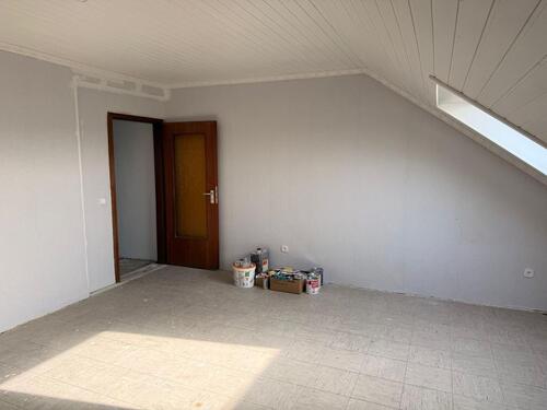 Foto - Geräumige, renovierte DG Wohnung in Oberhausen