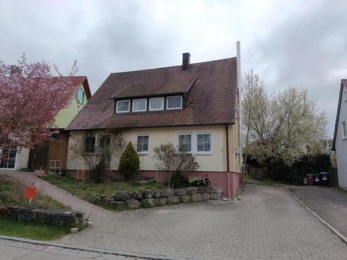 Foto - Familienfreundliches Einfamilienhaus mit 6,5 Zimmern