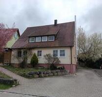 Familienfreundliches Einfamilienhaus mit 6,5 Zimmern - Satteldorf