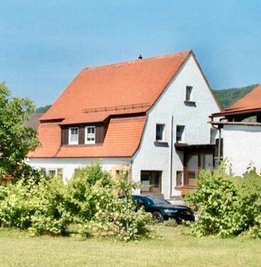 Foto - Schönes Einfamilienhaus mit gr. Grundstück, Garten usw