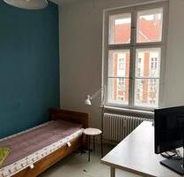 ruhiges WG Zimmer mit Küche - 600,00&nbsp;EUR Kaltmiete, ca.&nbsp; 30,00&nbsp;m&sup2; in Berlin (PLZ: 14059) Charlottenburg-Wilmersdorf