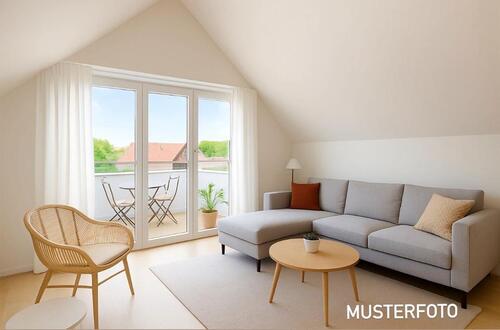 Foto - Helle 3,5-Zimmer-DG-Wohnung mit Südbalkon + Stellplätzen