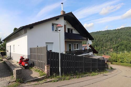 Foto - 4-Zimmerwohnung mit Terrasse, EBK, Stellplatz & separatem Eingang