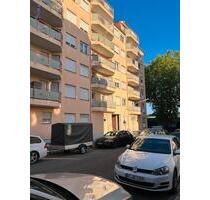 Sonnige 2 Zimmer Wohnung PF-Nord Stellplatz Balkon Aussicht - Pforzheim Nordstadt
