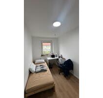 Zimmer in Zwischenmiete - 200,00&nbsp;EUR Kaltmiete, ca.&nbsp; 11,00&nbsp;m&sup2; in Regensburg (PLZ: 93051) Ganghofersiedlung