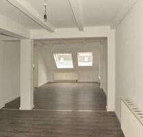 Tolle 2,5 Zimmer-Dachgeschoss WE mit EBK und Aufzug mit sehr schöner Ausstattung!! - Zwickau Zwickau-Nord
