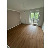 4-Zimmer-Wohnung FREI nähe LDW mit zwei Balkonen und EBK - Bremen Neustadt