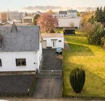 INVESTMENT-JUWEL: Gepflegte DHH auf 1.635 m² Bauareal | GRZ 0,4 - Mülheim-Kärlich