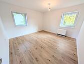 Foto - **Frisch renoviert: +neuer Laminat +weiße Wände +neues Tageslichtbad +gemütlich**