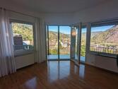 Foto - Schöne und geräumige 5-Zimmer-Wohnung mit Balkon und Burgblick
