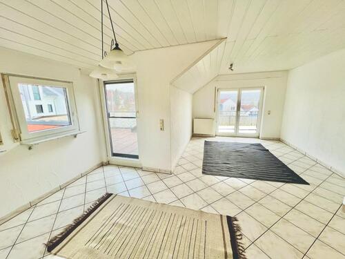 Foto - hell, offen und behaglich - mit freiem Blick über Ostelsheim