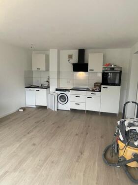 Foto - Renovierte 2-Zimmer Wohnung mit Einbauküche und Stellplatz