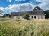 Foto - Provisionsfrei. alte Schule mit über 8000 m², Scheune und Bauland