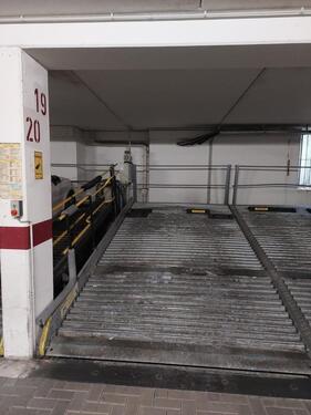 Foto - Tiefgaragenstellplatz Garage - 70,00 EUR Miete,