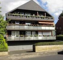 Großzügige 2 Zimmer DG-Wohnung mit Balkon - Übach-Palenberg