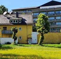 Mehrfamilienhaus mit Laden in Bad Alexandersbad