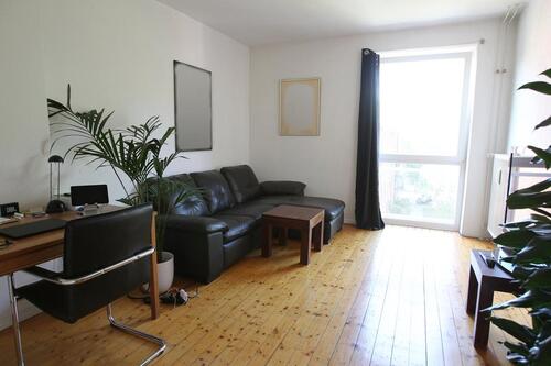 Foto - Möblierte 2 Zimmer Wohnung mit sonnigem Balkon zur Untermiete